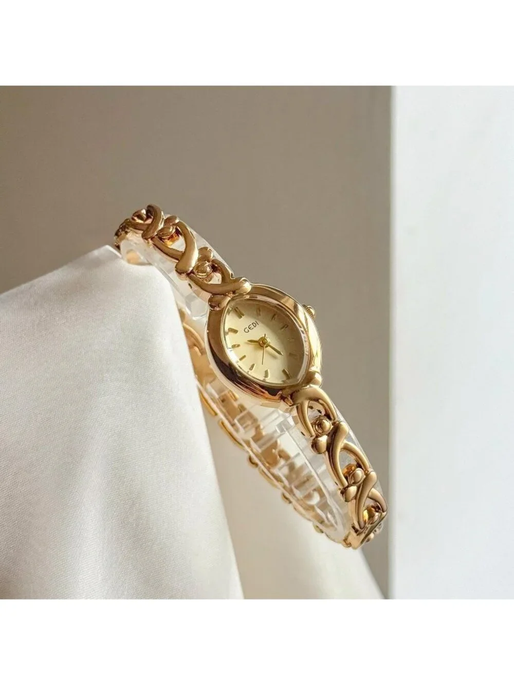 Womens Gold Analog Quartz Alloy Steel Oval Roman Numeral Number Bracelet Watch